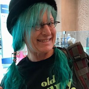 Meet your Posher, Denyse